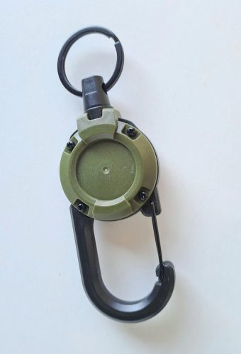 Karabíner kihúzható drótkötéllel