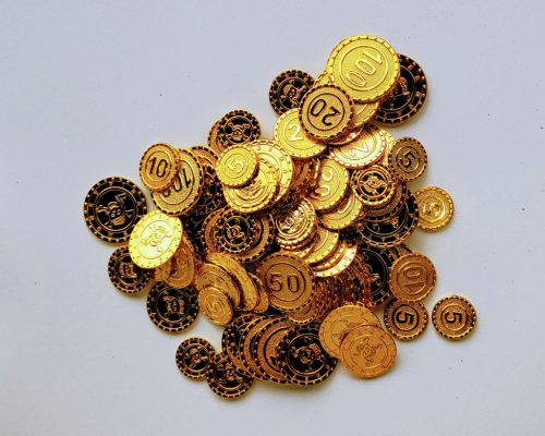 Aranypénz (futtatott műanyag)