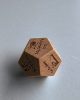 Tréfás 12 oldalú nagy méretű fa kocka (dodekaéder) hétvégi kikapcsolódási lehetőségekkel K12 D12  kb40 mm